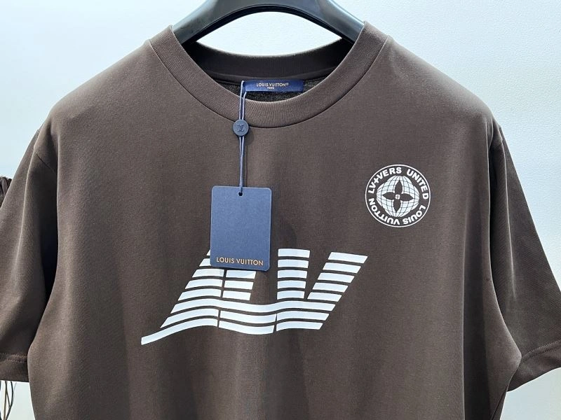 Louis Vuitton T-Shirts ModernLook 137107