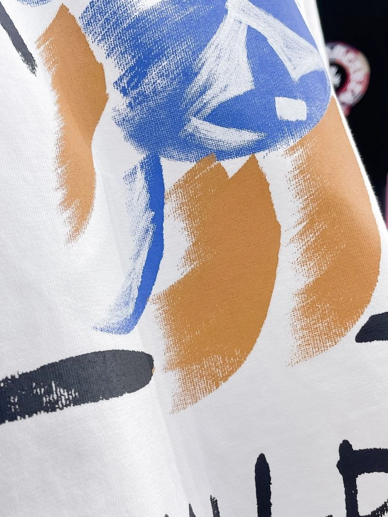 Louis Vuitton T-Shirts Resilient 137072