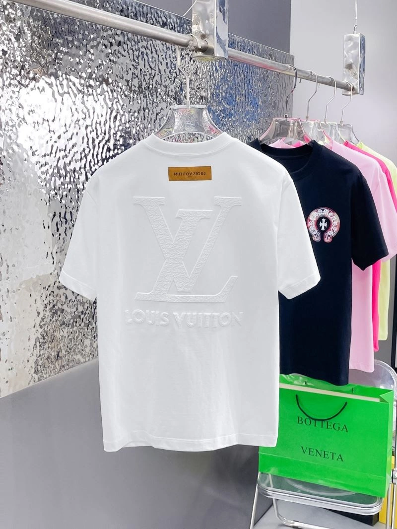 Sleek Louis Vuitton T-Shirts 137080