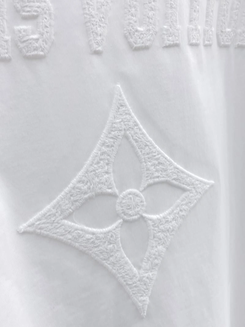 Affordable Louis Vuitton T-Shirts 137068