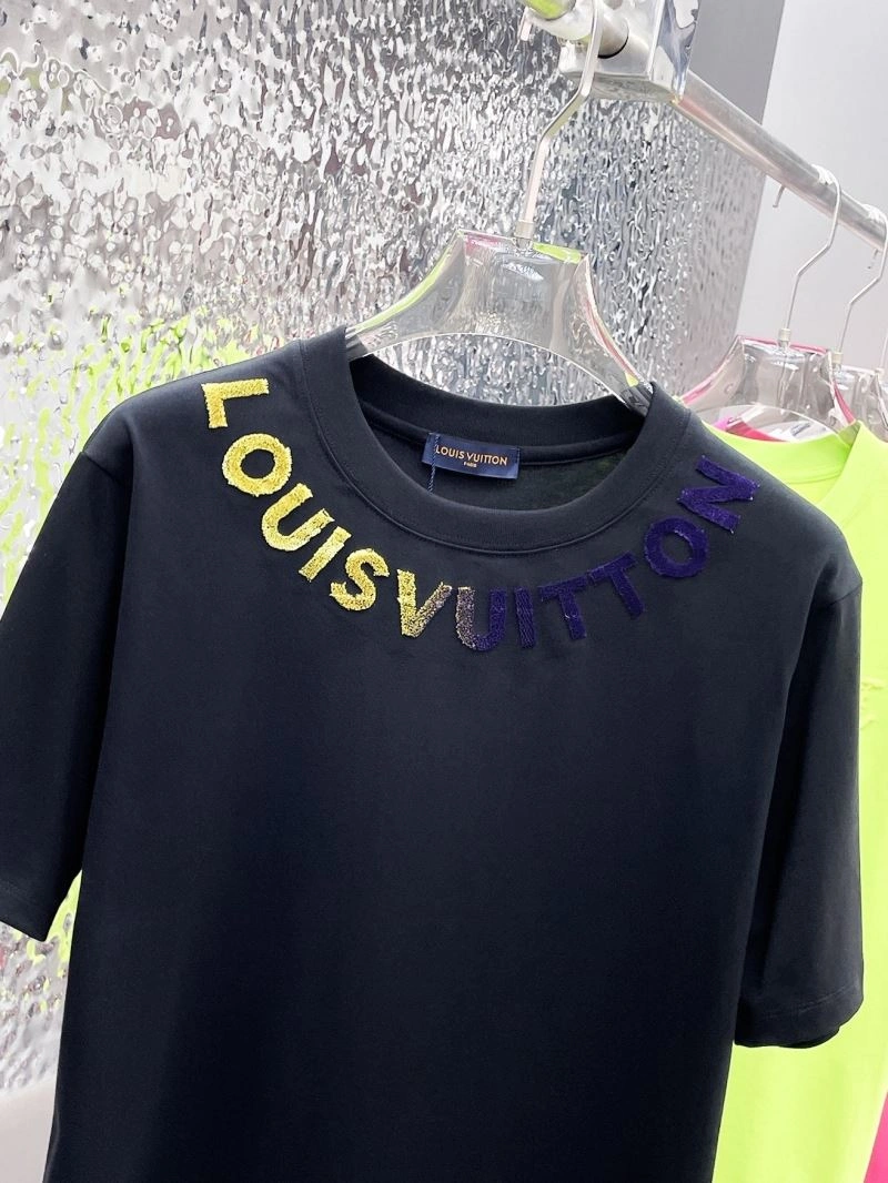 Bold Louis Vuitton T-Shirts 137060