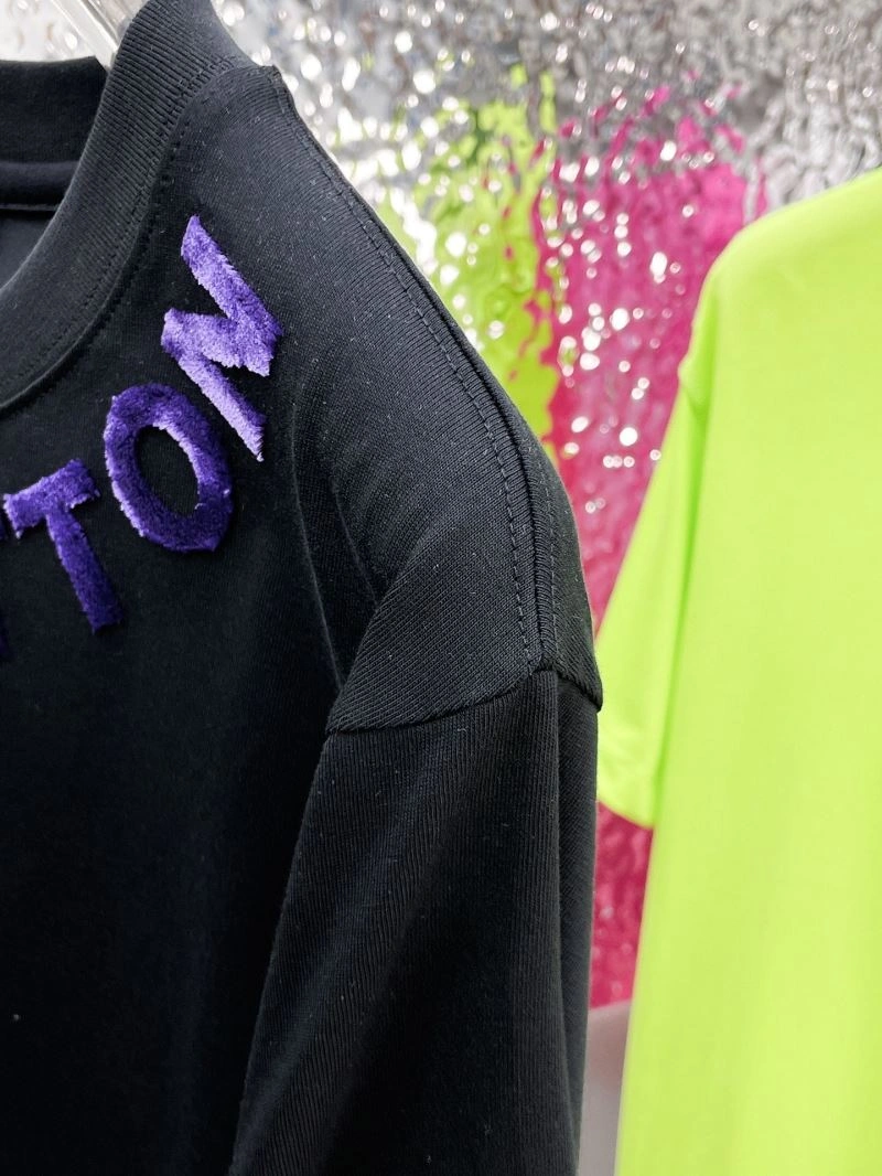 Bold Louis Vuitton T-Shirts 137060