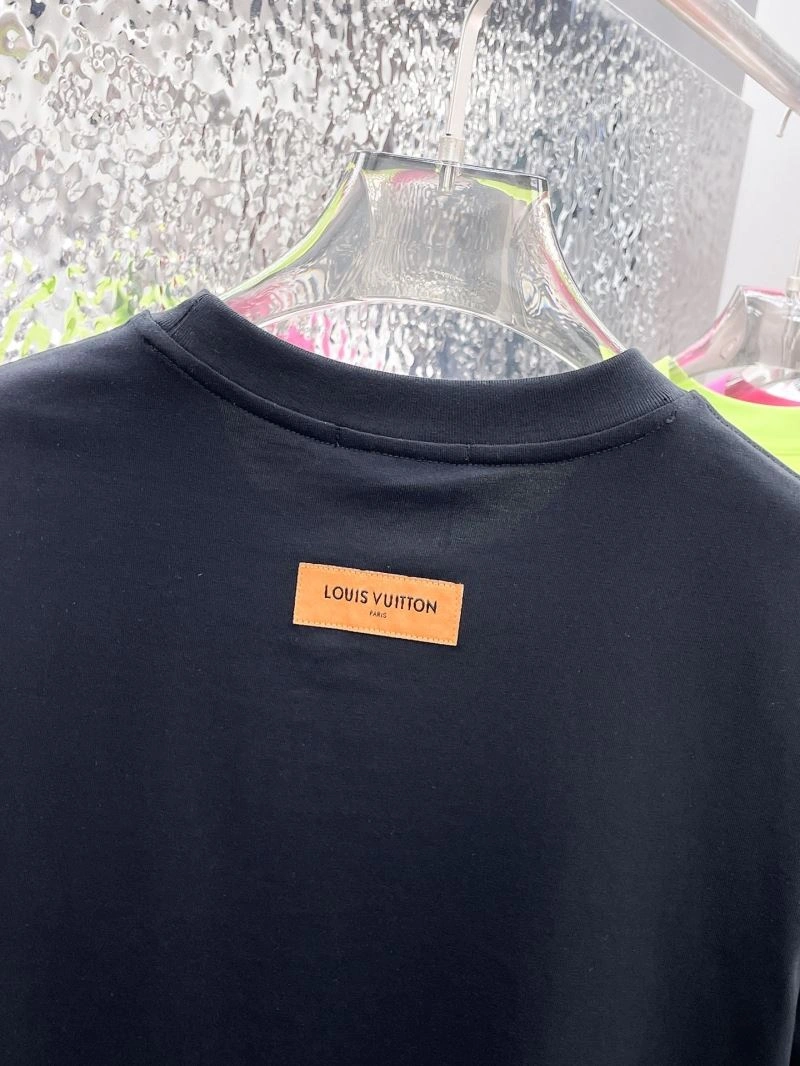 Bold Louis Vuitton T-Shirts 137060