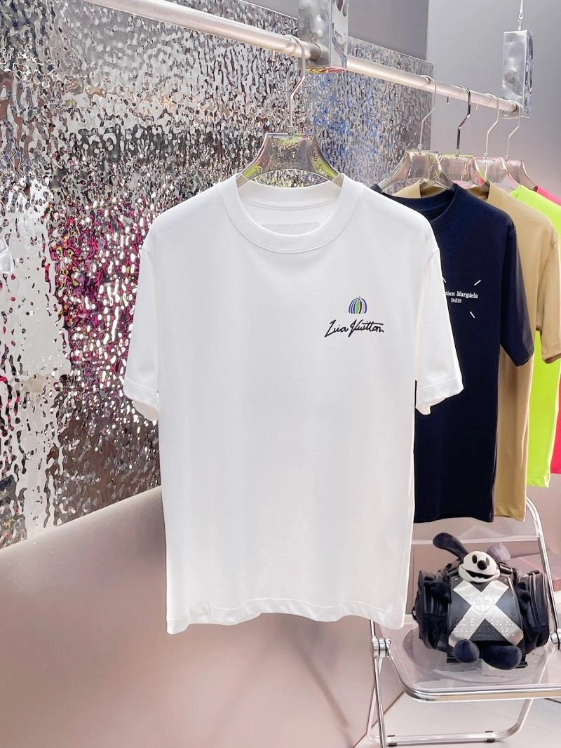 Louis Vuitton T-Shirts Fashionable 137038