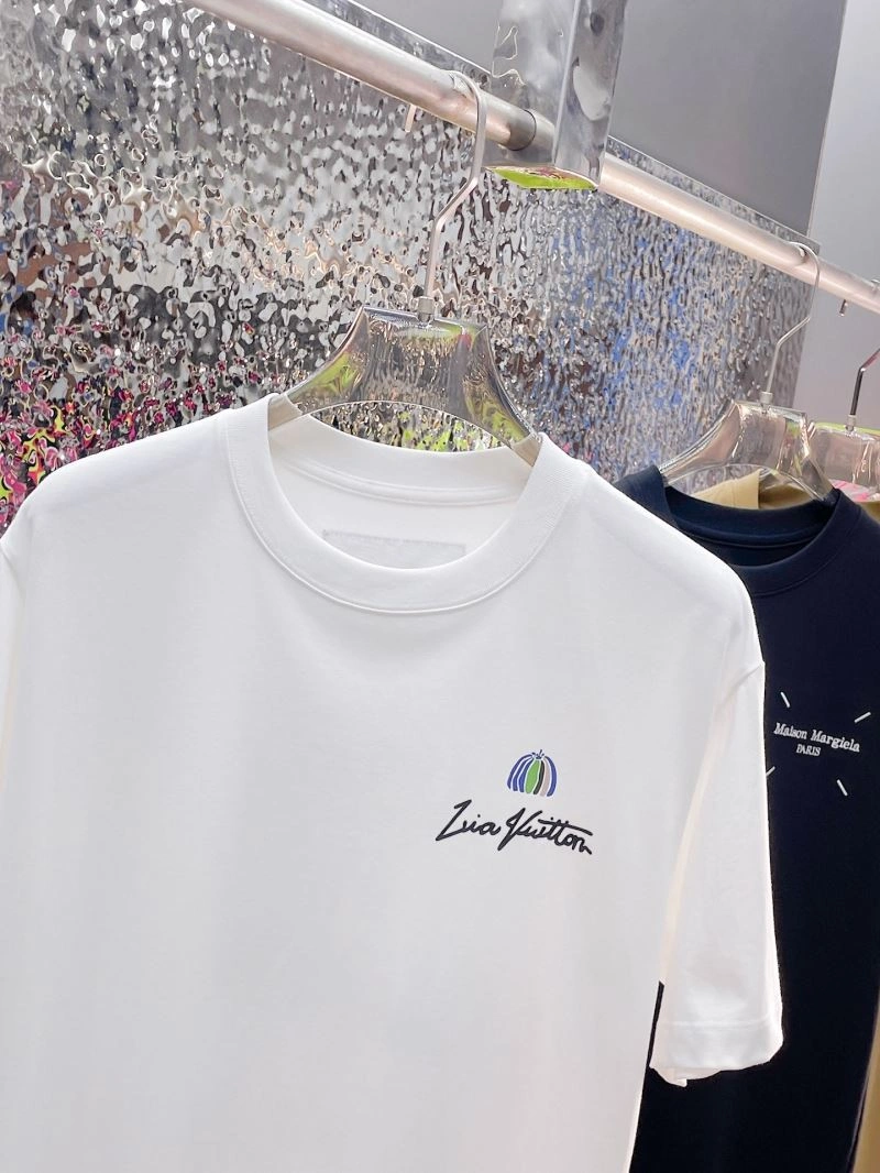Louis Vuitton T-Shirts Fashionable 137038