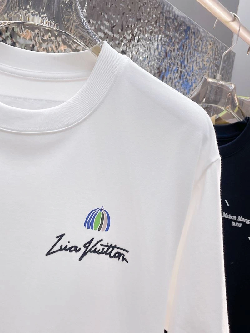 Louis Vuitton T-Shirts Fashionable 137038