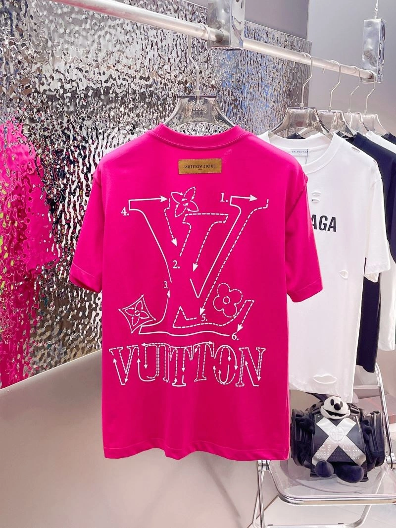 Louis Vuitton T-Shirts Lightweight 137045