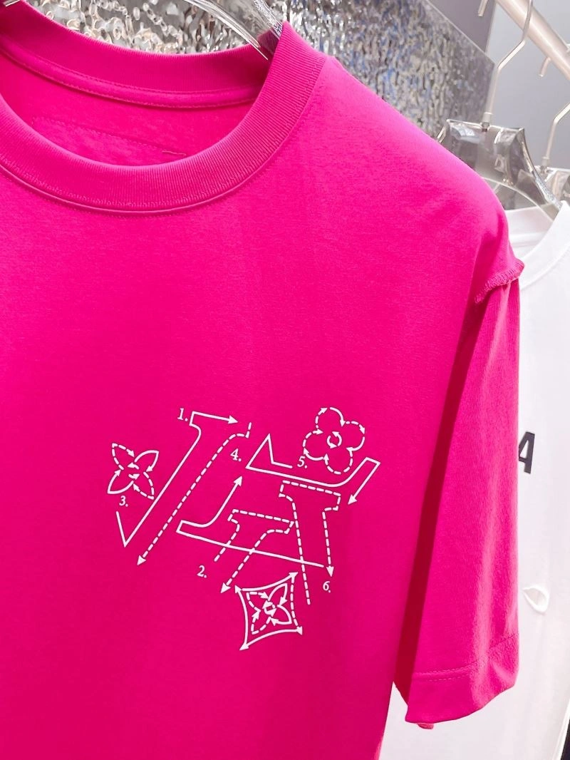 Louis Vuitton T-Shirts Lightweight 137045