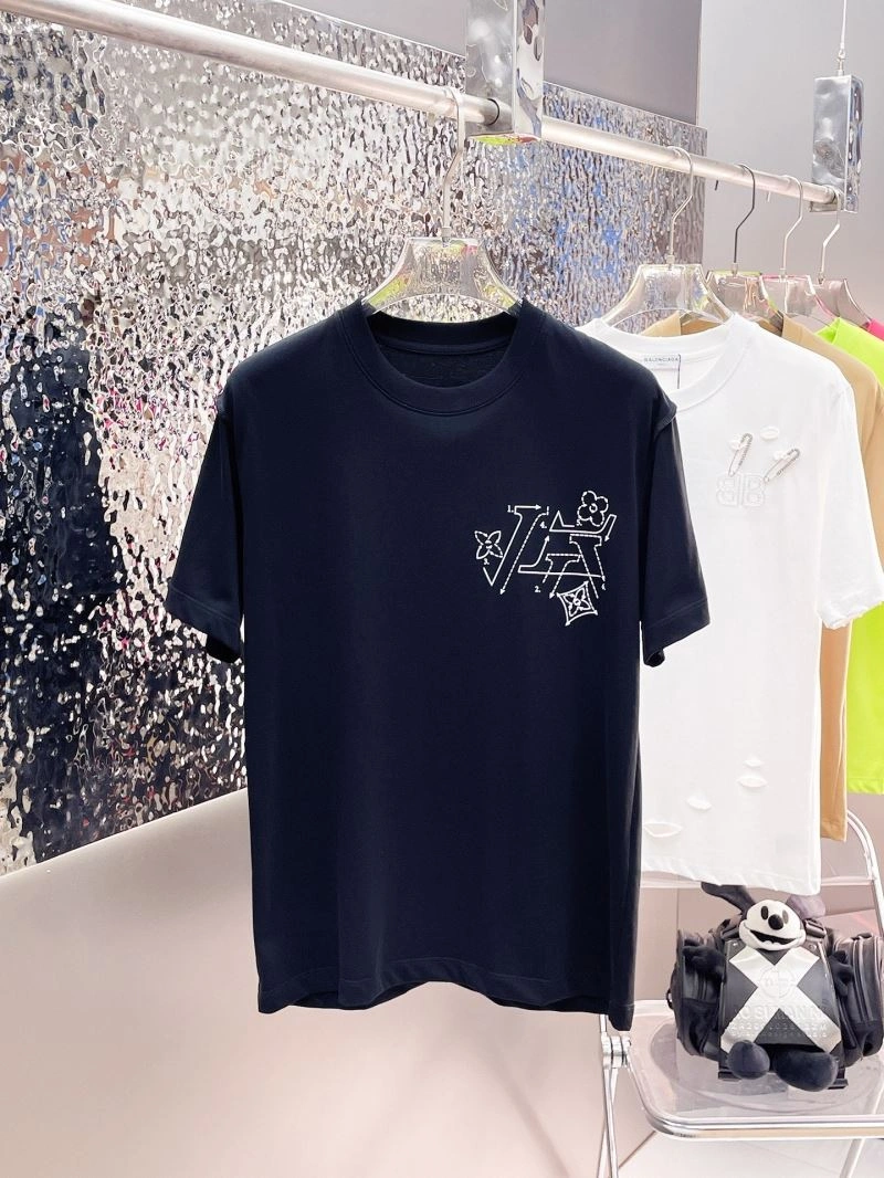 Minimalist Louis Vuitton T-Shirts 137039