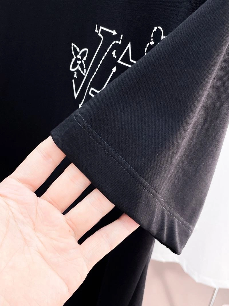 Minimalist Louis Vuitton T-Shirts 137039
