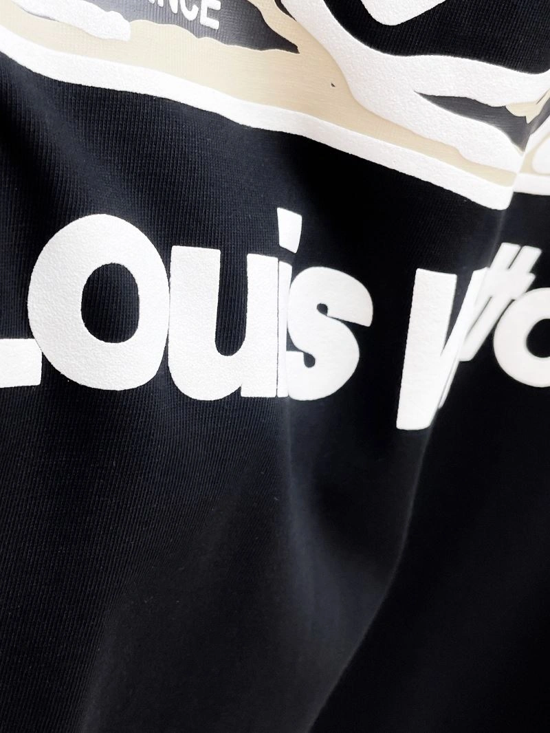 Louis Vuitton T-Shirts Sustainable 137029