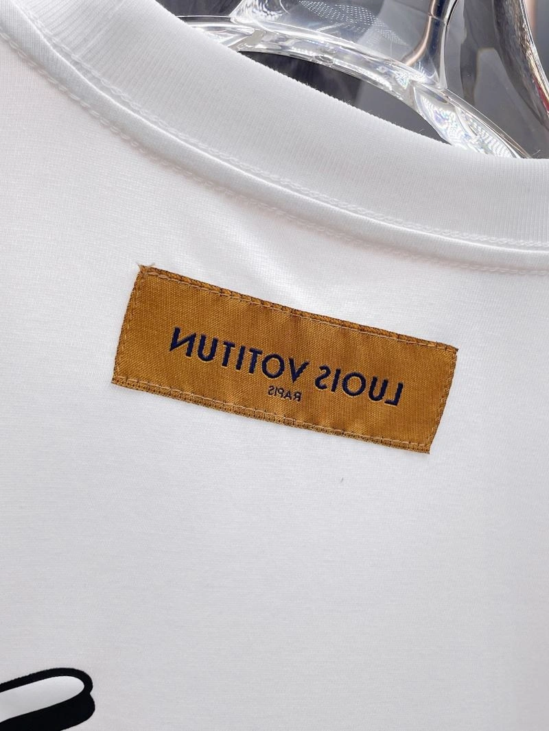 Louis Vuitton T-Shirts UrbanChic 137032