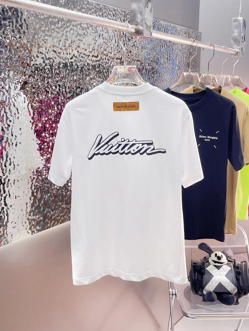 Louis Vuitton T-Shirts UrbanChic 137032