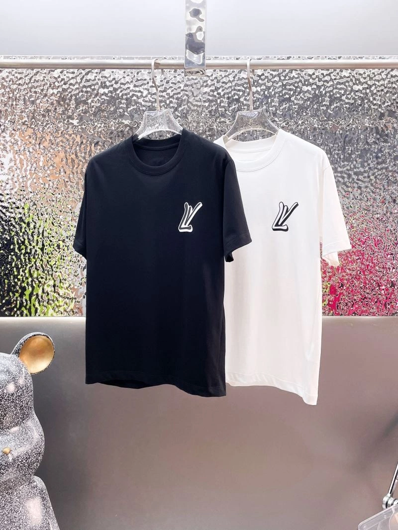 Louis Vuitton T-Shirts UrbanChic 137032