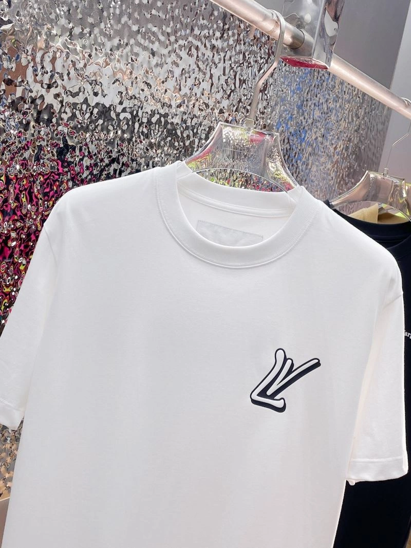 Louis Vuitton T-Shirts UrbanChic 137032