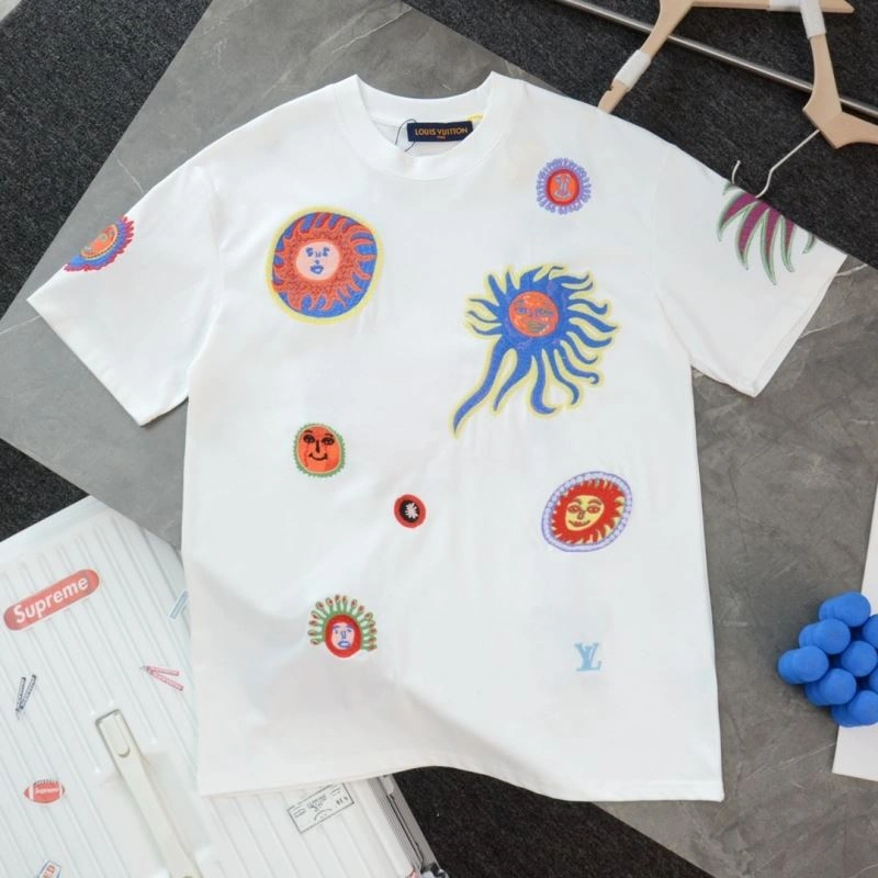 Fashionable Louis Vuitton T-Shirts 137052