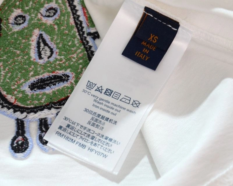 Fashionable Louis Vuitton T-Shirts 137052
