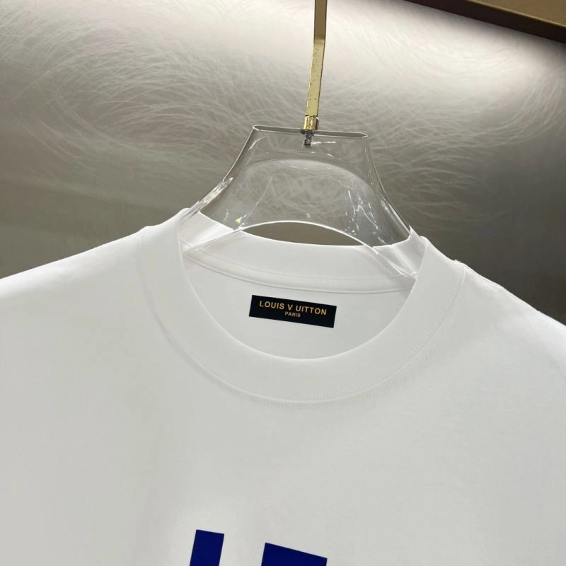 Fashionable Louis Vuitton T-Shirts 137034