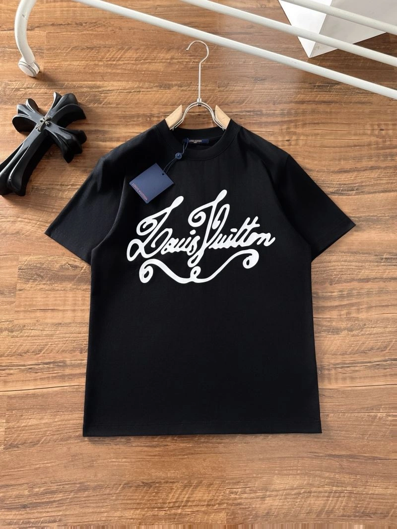 Sleek Louis Vuitton T-Shirts 137012