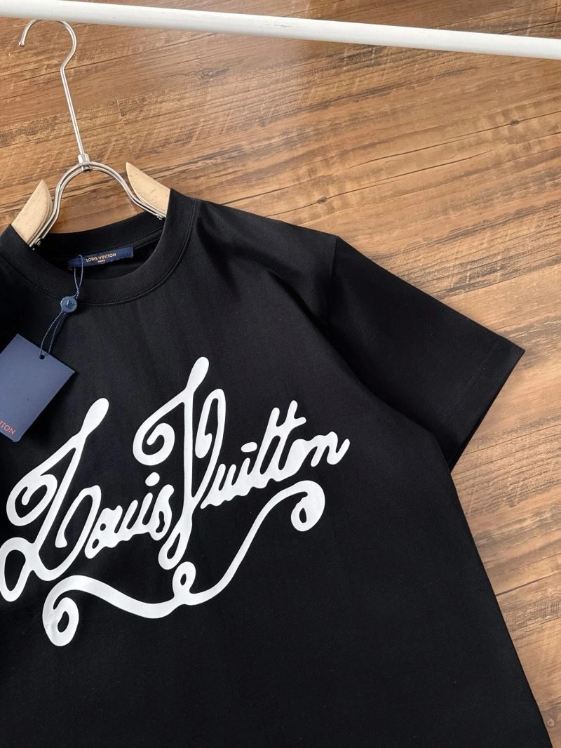 Sleek Louis Vuitton T-Shirts 137012