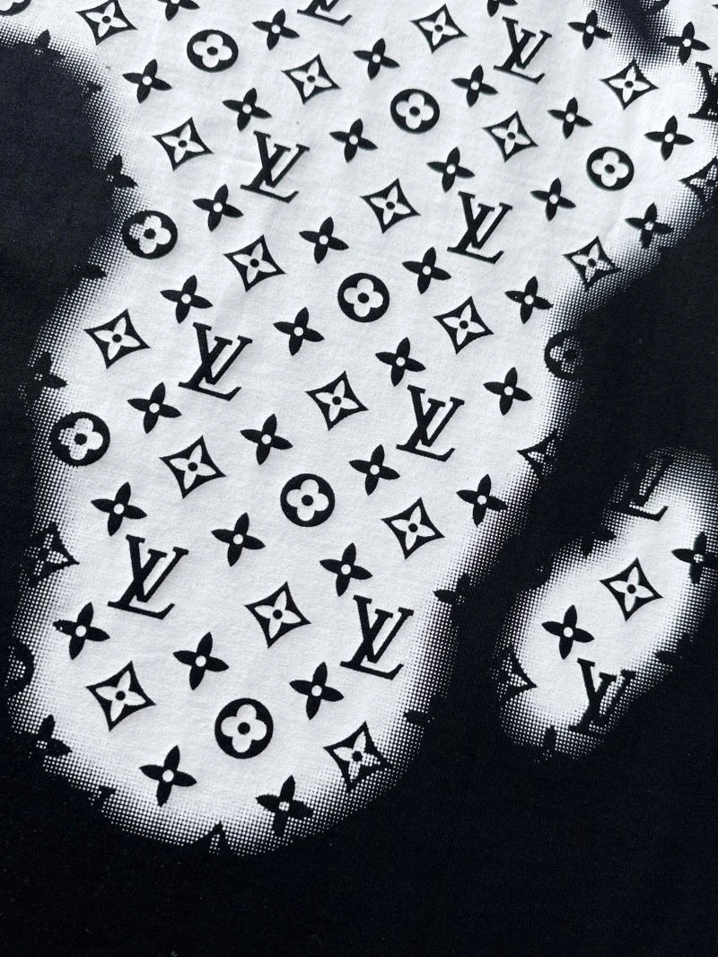 Louis Vuitton T-Shirts Snug 137009