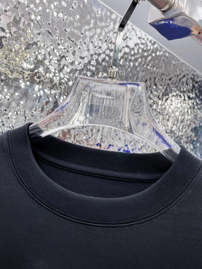 Stretchable Louis Vuitton T-Shirts 137001