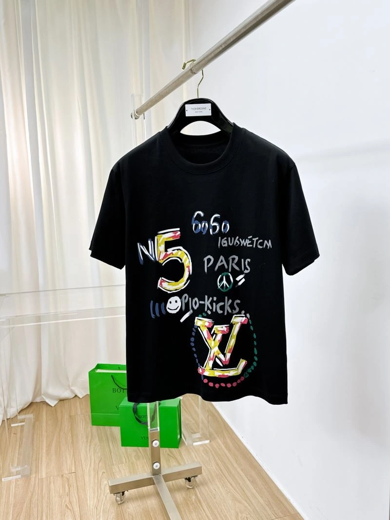 Classic Louis Vuitton T-Shirts 136332