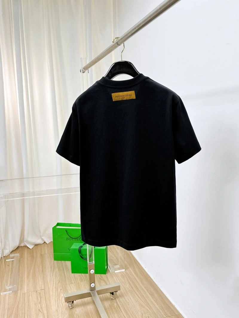 Classic Louis Vuitton T-Shirts 136332