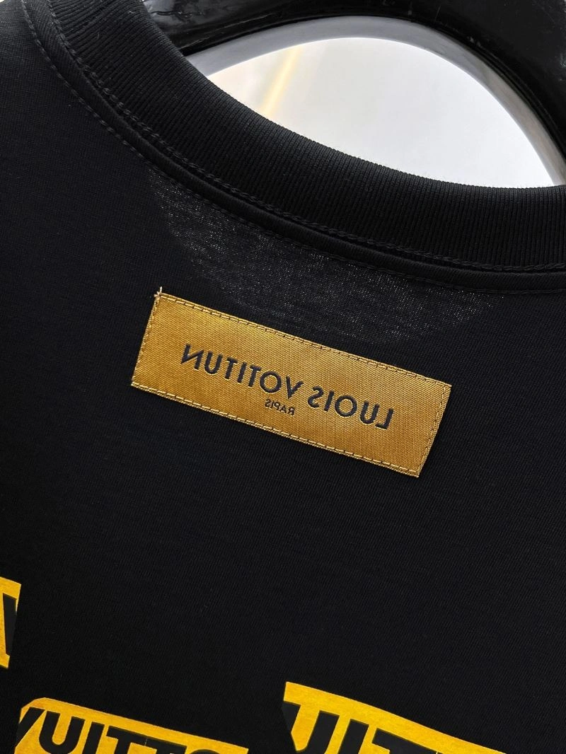 Louis Vuitton T-Shirts GoodFit 136328