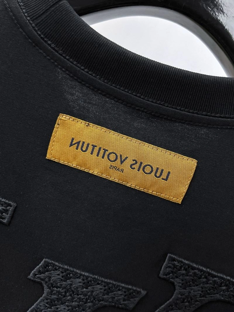 Louis Vuitton T-Shirts Upgraded 136343