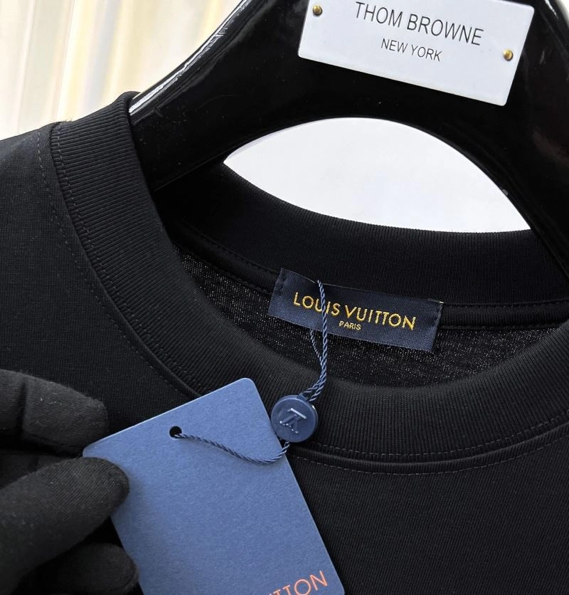 SportInspired Louis Vuitton T-Shirts 136324