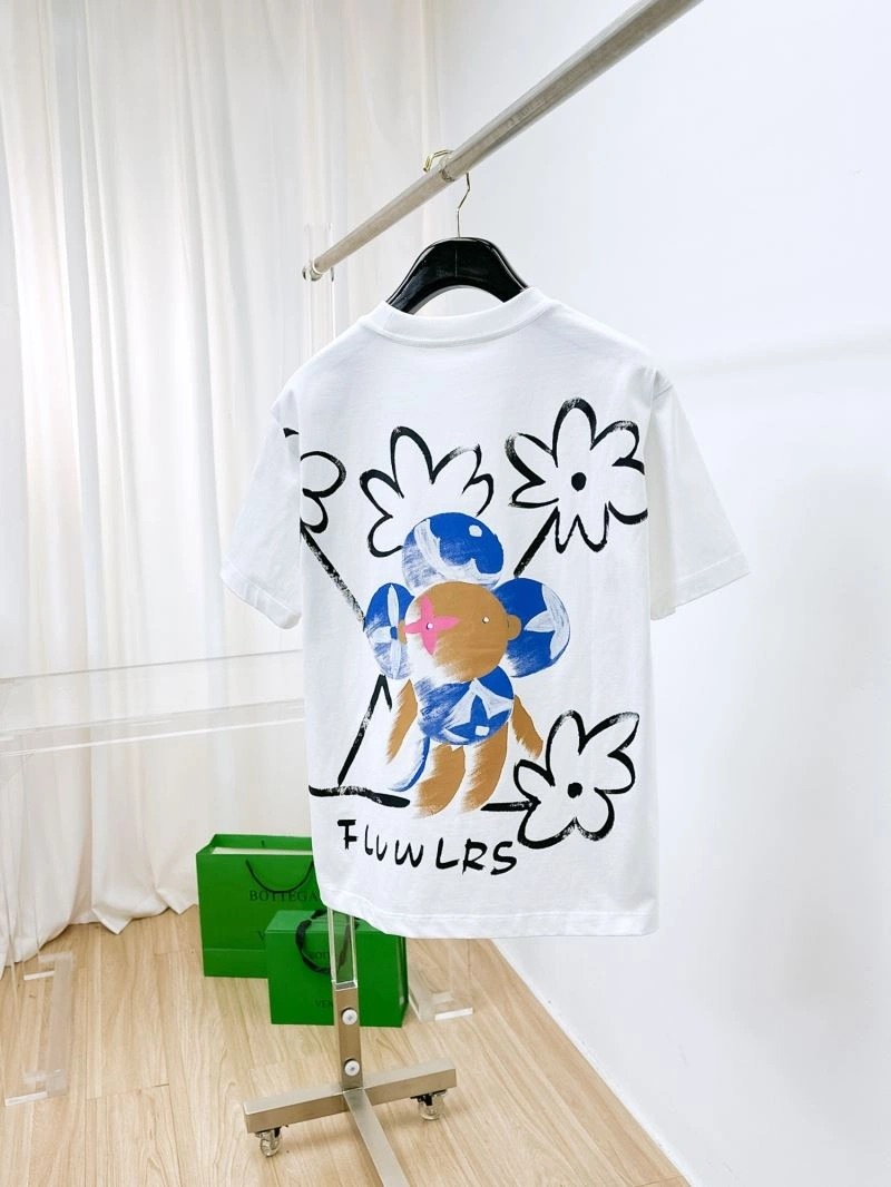 Tailored Louis Vuitton T-Shirts 136316