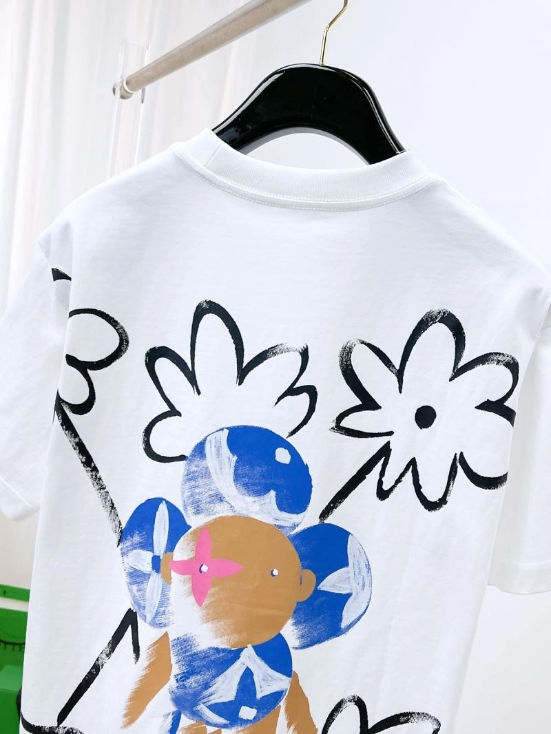 Tailored Louis Vuitton T-Shirts 136316