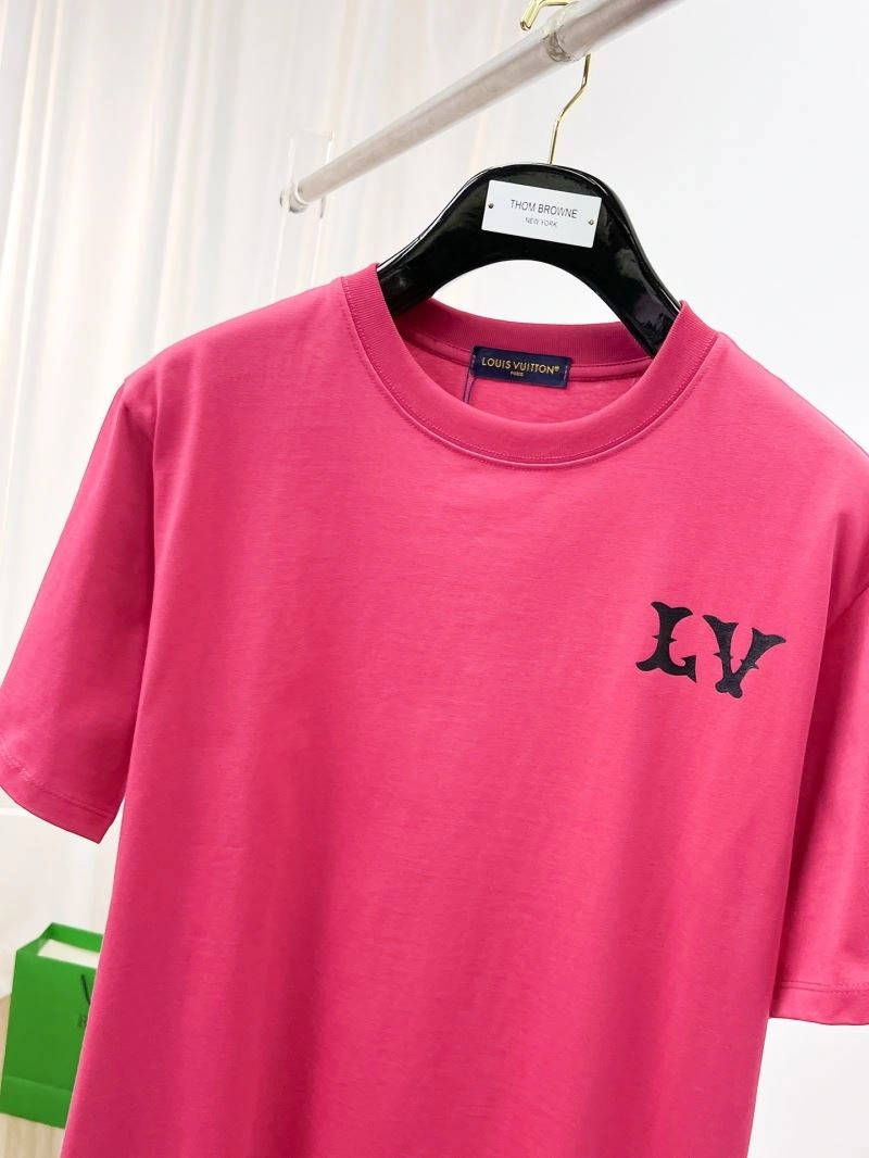 Classic Louis Vuitton T-Shirts 136312