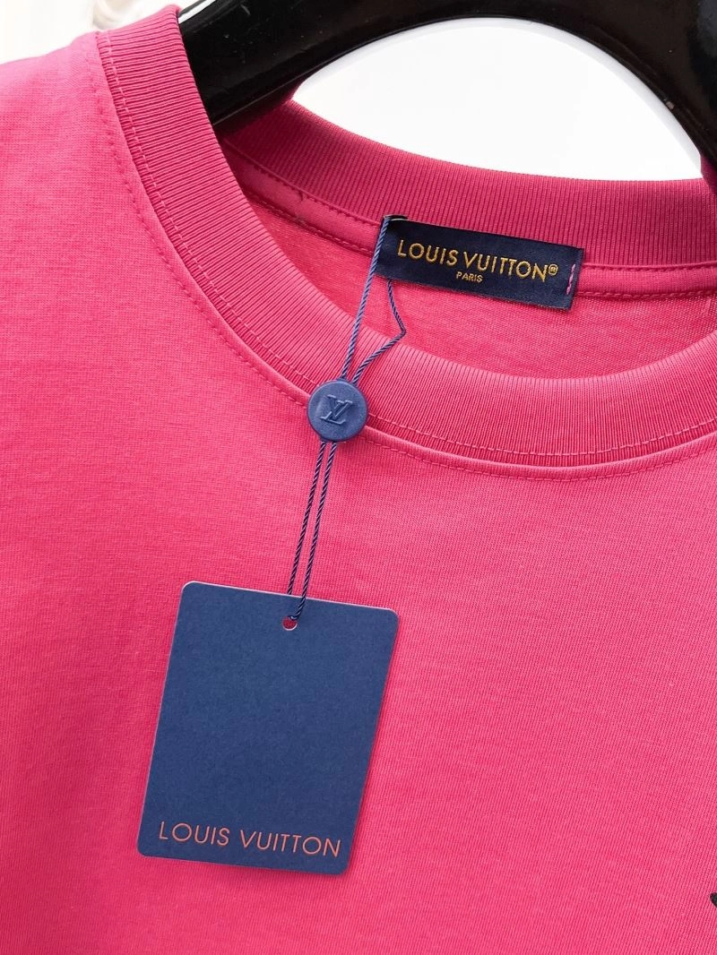 Classic Louis Vuitton T-Shirts 136312