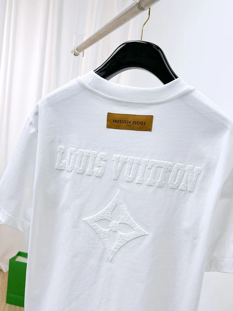 Cozy Louis Vuitton T-Shirts 136320