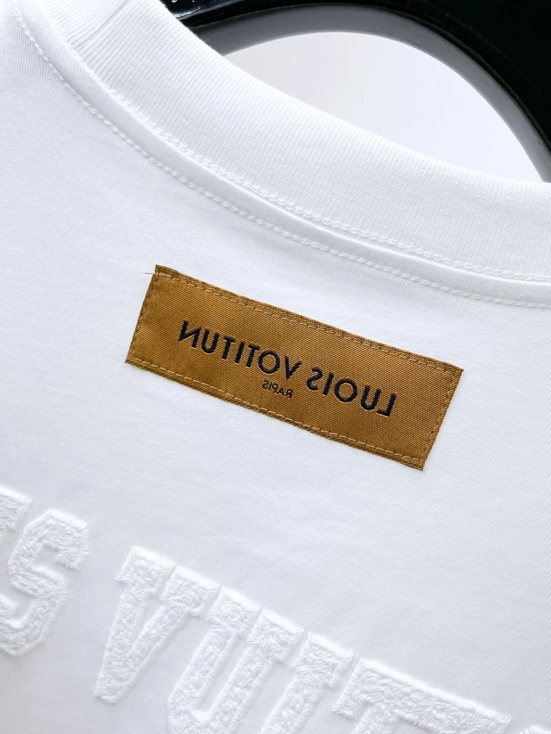 Cozy Louis Vuitton T-Shirts 136320
