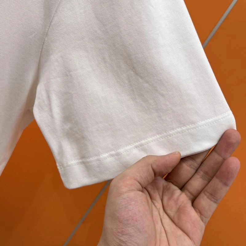 Effortless Louis Vuitton T-Shirts 136311