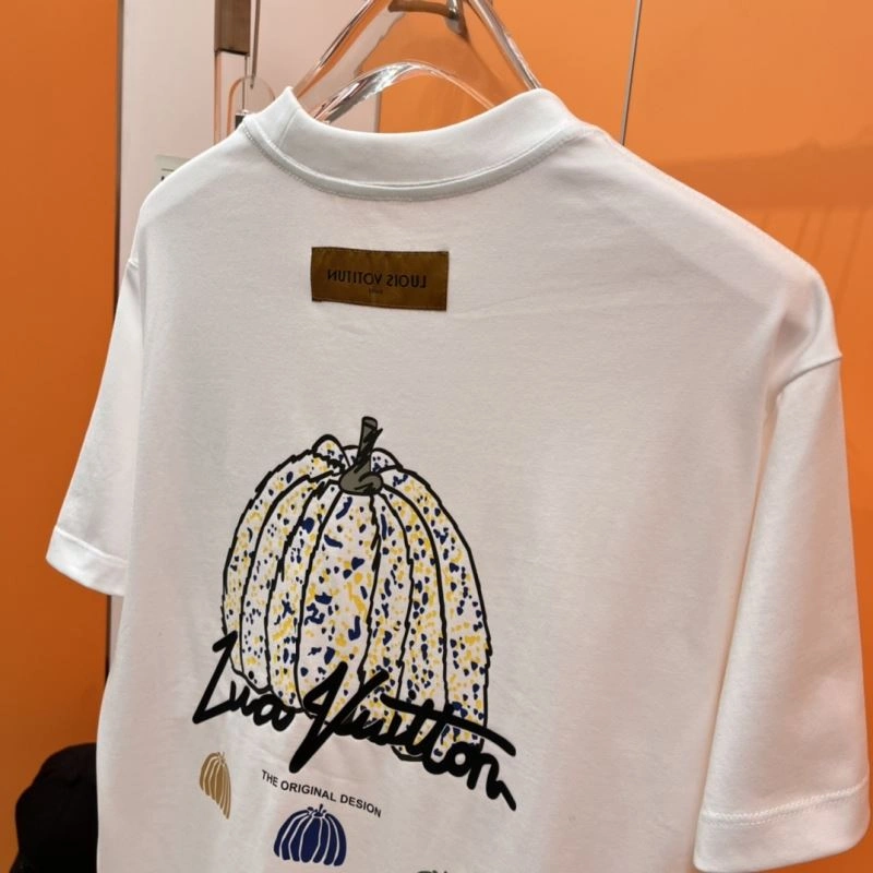 Effortless Louis Vuitton T-Shirts 136311