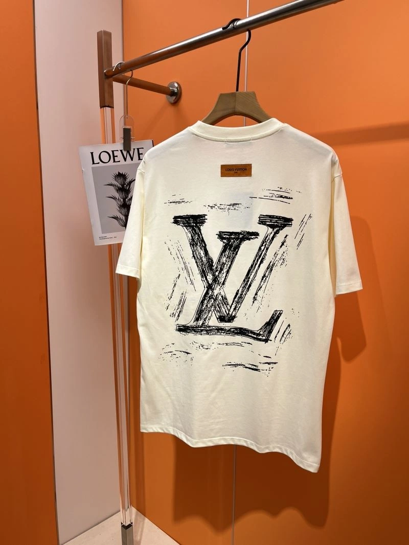 ModernLook Louis Vuitton T-Shirts 136302