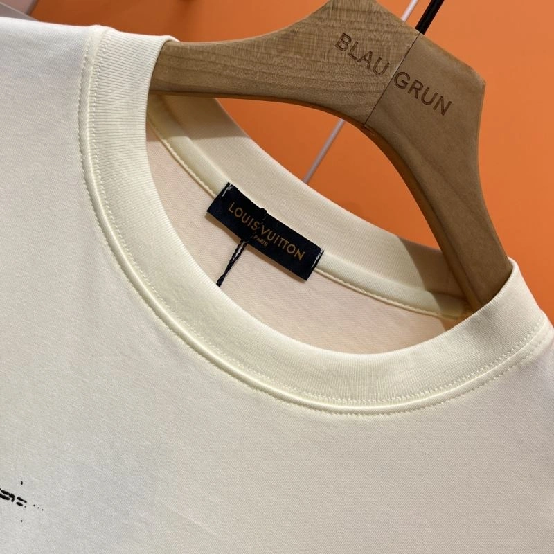 ModernLook Louis Vuitton T-Shirts 136302