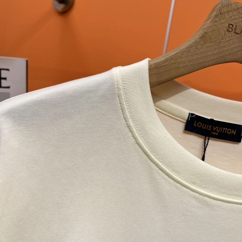 ModernLook Louis Vuitton T-Shirts 136302