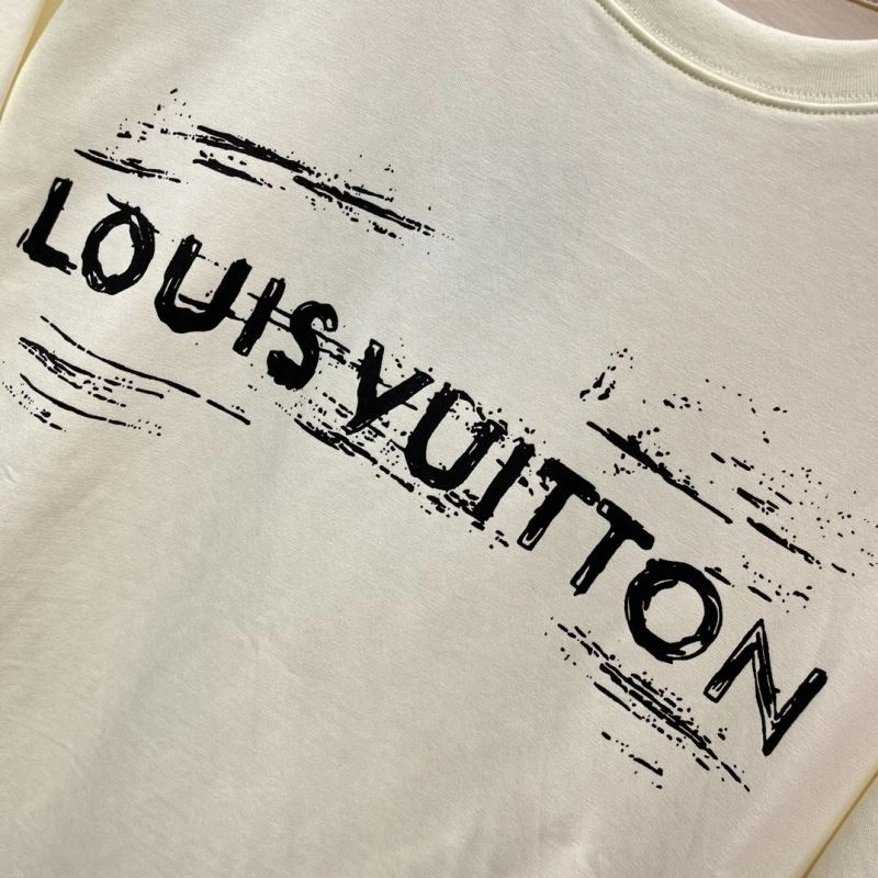 ModernLook Louis Vuitton T-Shirts 136302