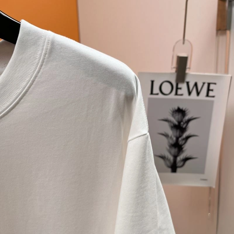 Functional Louis Vuitton T-Shirts 136319