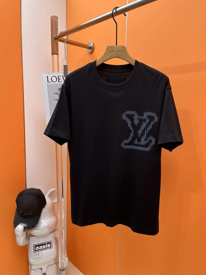 Versatile Louis Vuitton T-Shirts 136308