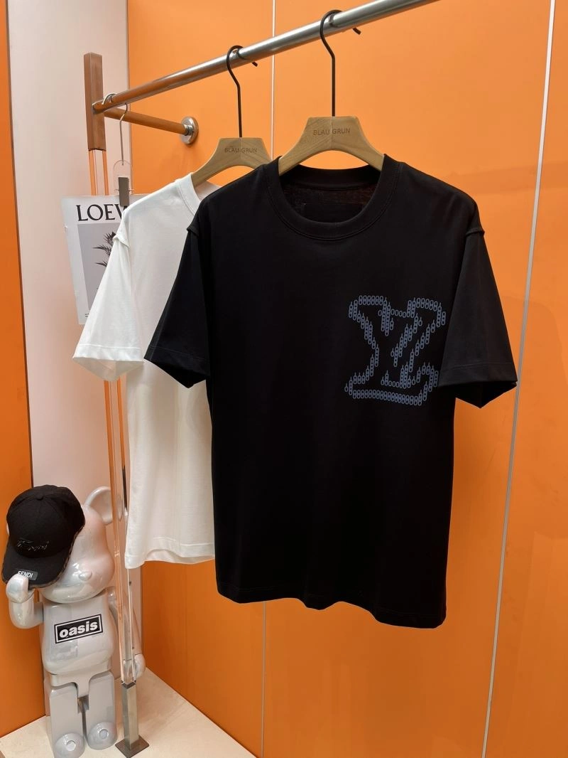 Versatile Louis Vuitton T-Shirts 136308