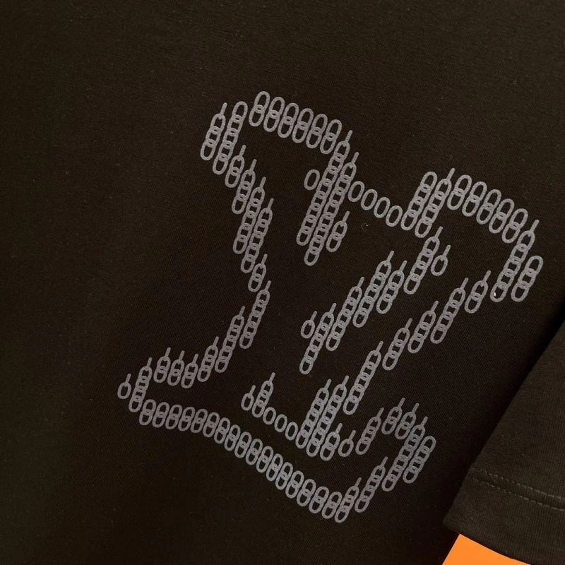 Versatile Louis Vuitton T-Shirts 136308