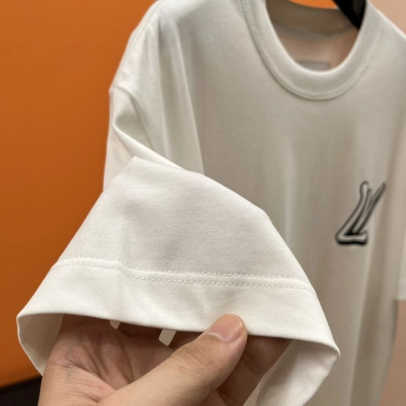Flexible Louis Vuitton T-Shirts 136314
