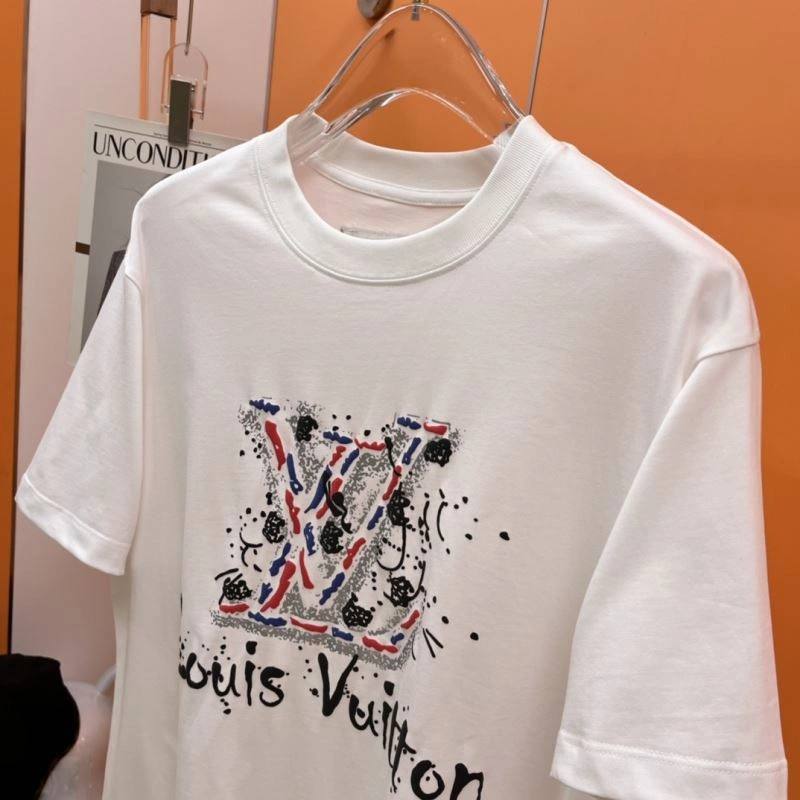 Louis Vuitton T-Shirts Bold 136317