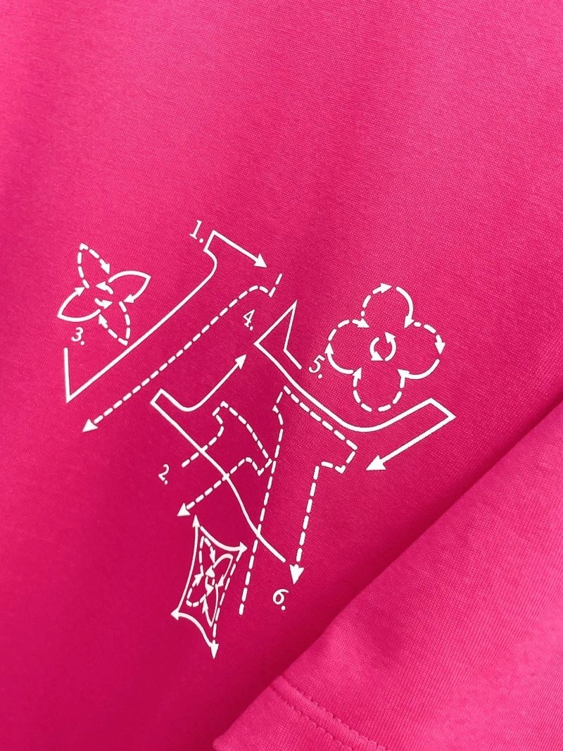 Practical Louis Vuitton T-Shirts 136306
